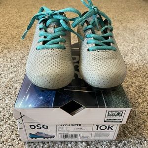 Little girls soccer ⚽️ cleats size 10